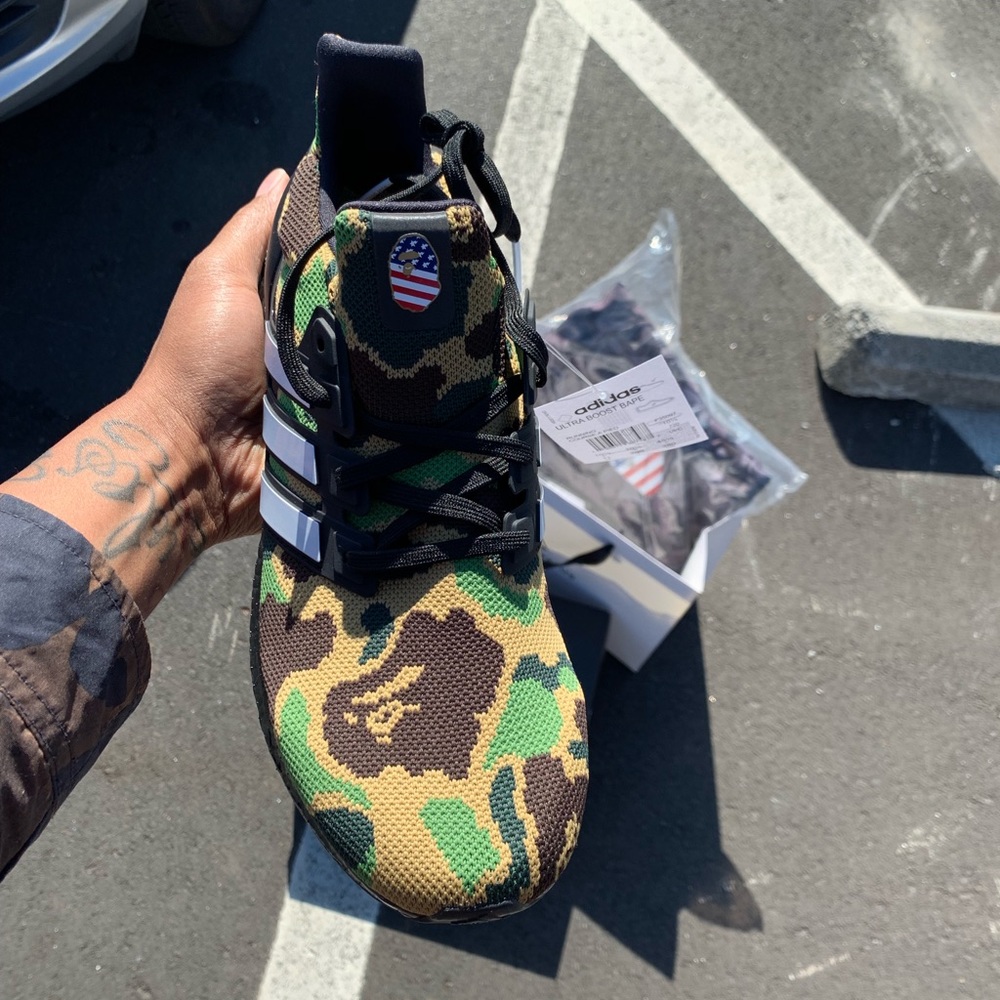 AdidasXBape UltraBoost sz 11 %100 authentic - Picture 4 of 4